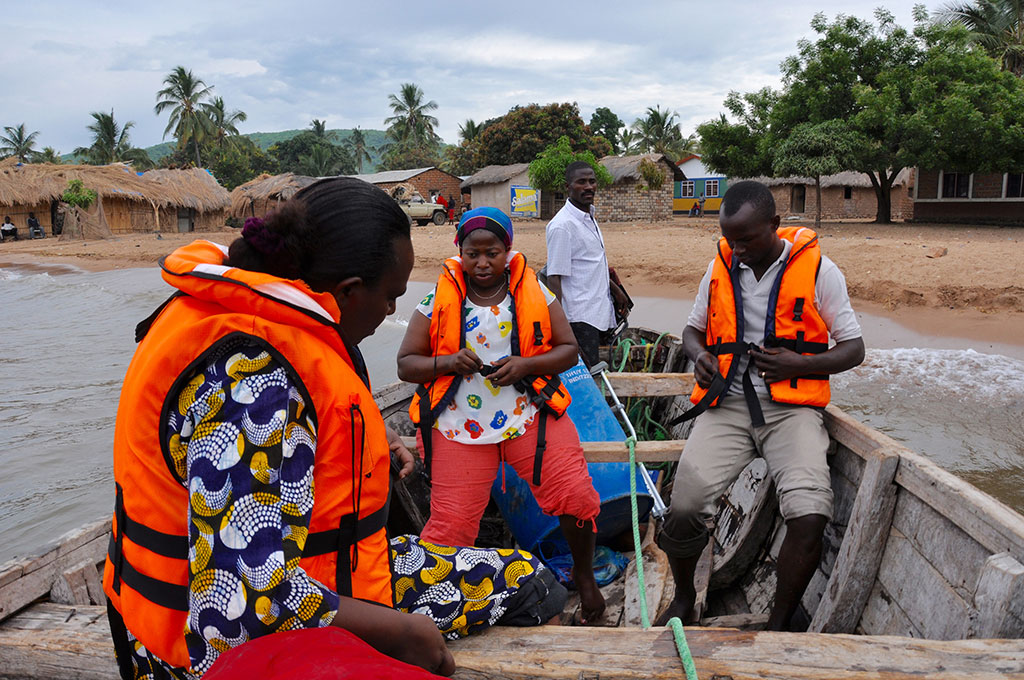 Marwa travels with midwives to a remote health facility.