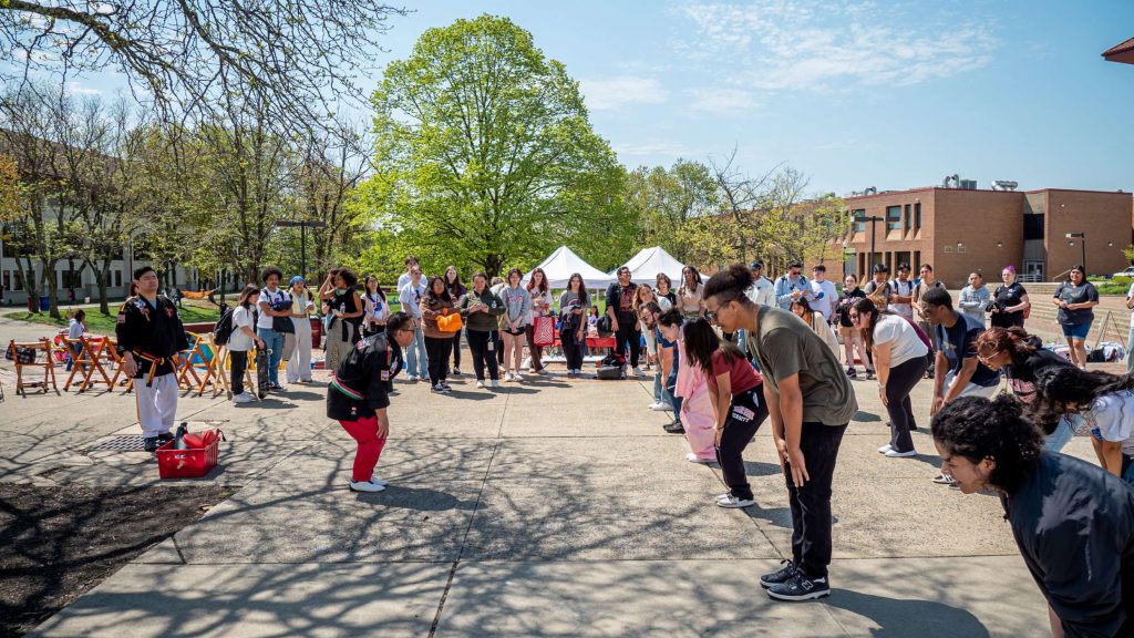 Students bowing on korean day