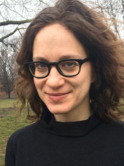 Headshot of Elsa Davidson
