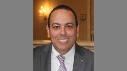 Roger León ’96 MA
