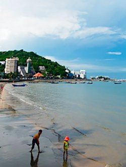 Trang Luong at the beach