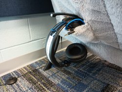 Noise-cancelling Headphones