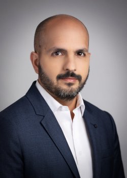 headshot photo of Alfredo Toro Carnevali