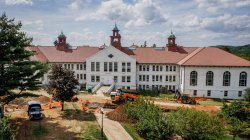 Photo of College Hall construction