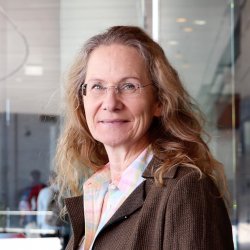 Tina Huesing profile photo