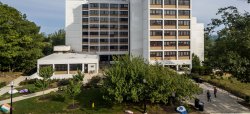 The exterior of Bohn Hall from a lower angle.