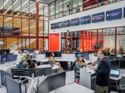 Photo of SCM News Lab with students