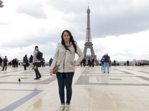 Student in front of Eifel Tower